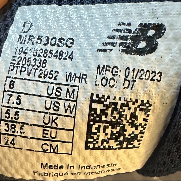 New Balance 530 White/Navy Athletic Shoes(Unisex) - Picture 7 of 7
